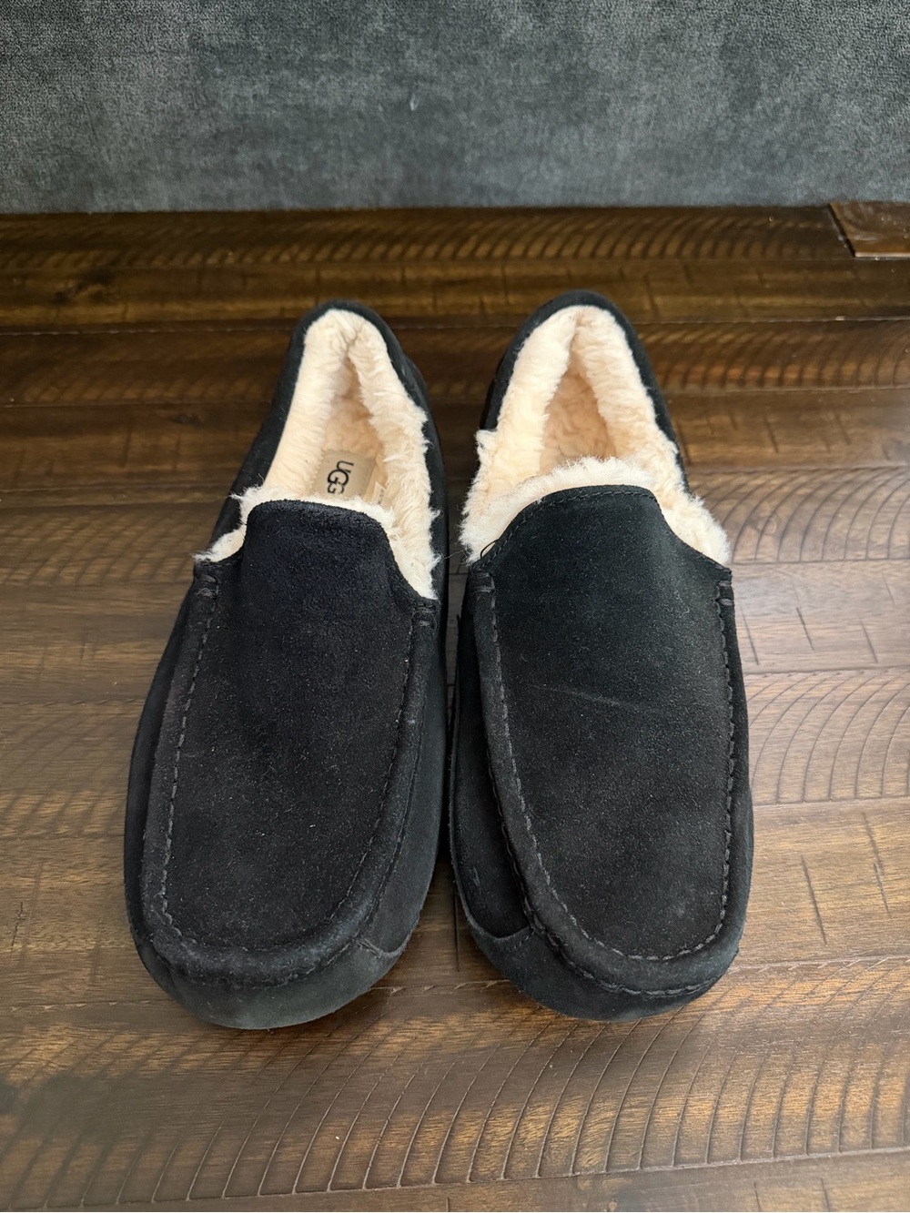 UGG Men’s Black Ascot size 11